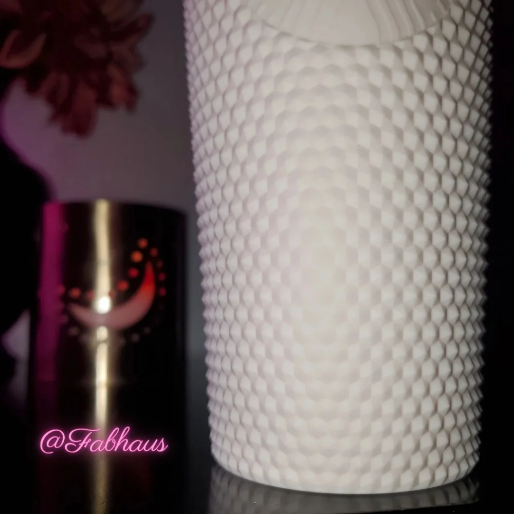 ☁️ Starbucks ☁️ Studded Matte White Venti Cold Tumbler - China Release 2022 - Picture 5 of 9